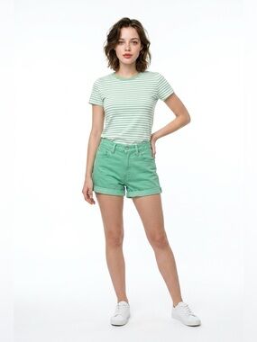 Levis 501 green mid rise shorts. Size 26